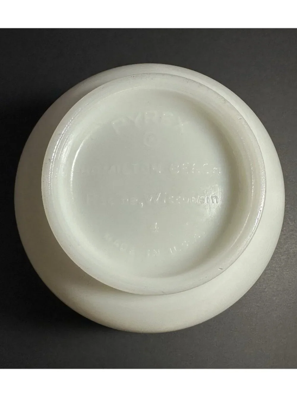 PYREX White Milk Glass Hamilton Beach Ribbed Mixing Bowl #4 W/Spout 1 QT